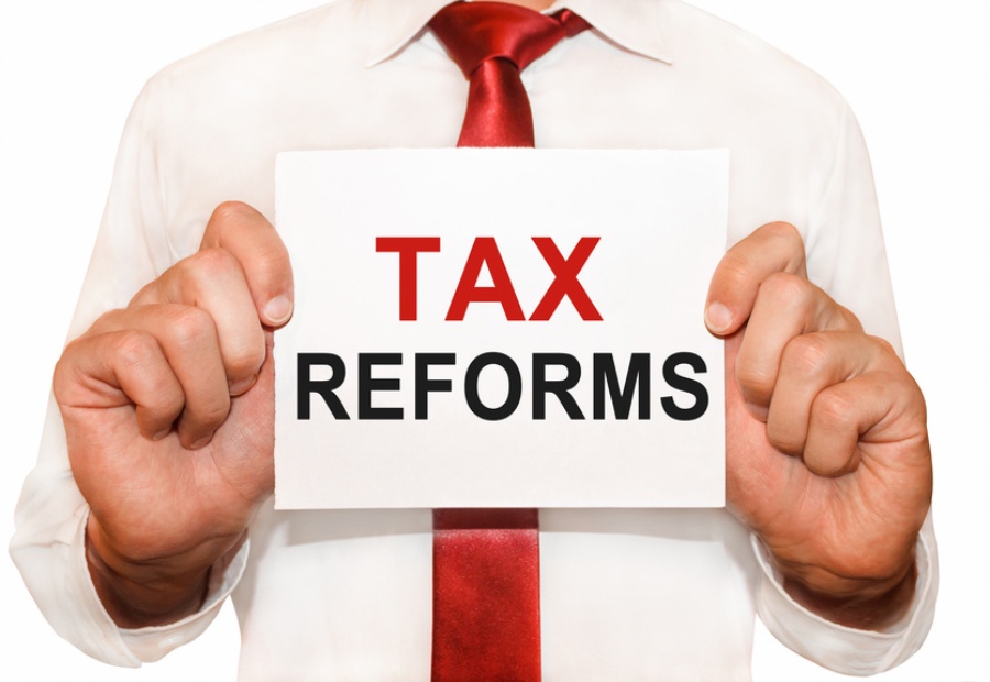 HOW RETAILERS ARE RESPONDING TO TAX REFORM